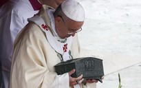 Vatican trưng bày xương Thánh Peter