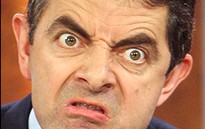 “Tay lái lụa” Mr Bean lại đụng… xe rác