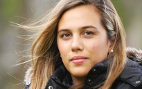 Bị bỏng 80%, siêu mẫu Úc cố sống