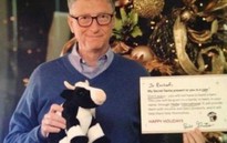 Bill Gates bất ngờ trở thành ông già Noel