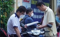 Hình ảnh học sinh TP HCM vào môn thi đầu tiên của kỳ thi lớp 10