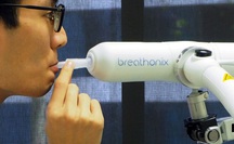Việt Nam nhận máy xét nghiệm Covid-19 qua hơi thở đầu tiên trên thế giới