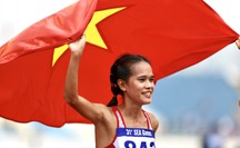 Nhật ký SEA Games 31 ngày 18-5: Phạm Thị Hồng Lệ giành HCV 10.000m nữ