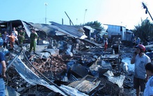 Cháy rụi chợ tạm và 40 phòng trọ