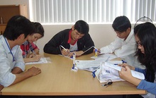 Khó tìm việc vì quá khác biệt