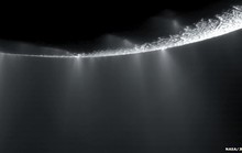 Tìm thấy hồ nước cực lớn trên mặt trăng của sao Thổ