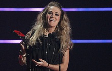Carrie Underwood lại lên ngôi giải CMT