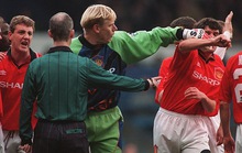 Tự truyện “Hiệp hai” của Roy Keane: Dậy sóng Old Trafford