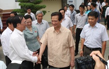 Trung Quốc đặt trái phép giàn khoan: Cả dân tộc phẫn nộ