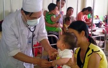 Dịch sởi: Bệnh viện có 130 bệnh nhân, Sở Y tế báo 32