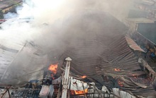 Hà Nội: Cháy lớn tại một xưởng gỗ