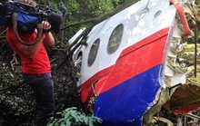 Tìm thấy thêm thi thể, thân máy bay MH17