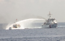 Tàu Trung Quốc lập đội hình vòng cung ngăn cản tàu Việt Nam