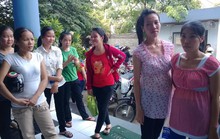 Cho nghỉ việc cả bà bầu?