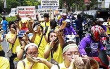 Người Philippines tuần hành khắp thế giới phản đối Trung Quốc