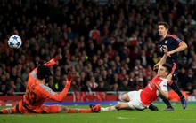 Pep Guardiola thán phục thủ môn Cech