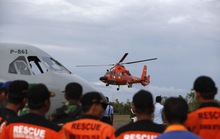 AirAsia QZ8501 đáp an toàn trên biển nhưng bị bão nhấn chìm?