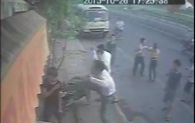 Nhóm côn đồ lôi chủ tiệm bánh mì ra giữa đường đánh dã man