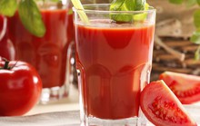 Nước ép cà chua giảm thiểu triệu chứng mãn kinh