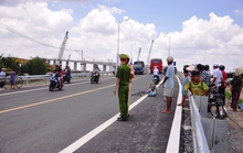 Cầu Mỹ Lợi vừa thông xe đã xảy ra tai nạn giao thông