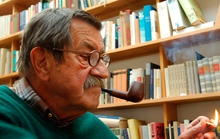 “Cha đẻ” tiểu thuyết Cái trống thiếc qua đời tuổi 87