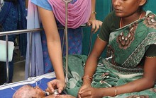 Ấn Độ: Bí ẩn gia đình có 2 bé trai tự bốc cháy