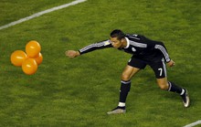 Ronaldo ôm hận trong ngày ghi bàn thứ 300 cho Real