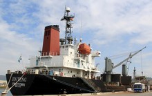 Tàu bị cấm của Triều Tiên lảng vảng gần Hàn Quốc