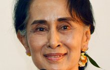 Bà Suu Kyi phẫu thuật thành công