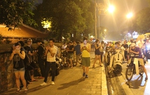Cơn sốt ở Hà Thành: Cả nhà rồng rắn đi bắt Pokemon