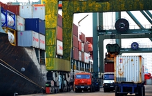 Logistics yếu kém, xuất nhập khẩu thua thiệt