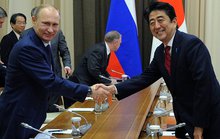 Thủ tướng Nhật “qua mặt” Mỹ để tới Nga