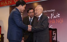 Chủ tịch UBND TP Hà Nội nhận Giải thưởng Bùi Xuân Phái