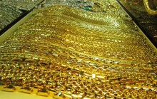 Tăng cả triệu đồng, giá vàng trong nước vượt 44 triệu đồng/lượng