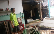 Xe tải tông sập quán phở