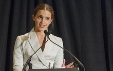 Emma Watson thừa nhận “kinh hãi” khi nổi tiếng lúc 10 tuổi