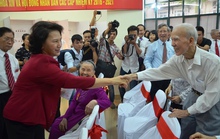 Chủ tịch Quốc hội Nguyễn Thị Kim Ngân tươi tắn đi bầu cử