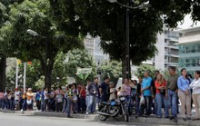 Dân Venezuela phải bớt ngủ 30 phút để tiết kiệm điện