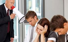 Ai phải nghỉ việc?