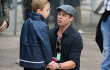 Brad Pitt bị mở rộng điều tra vụ bạo hành con