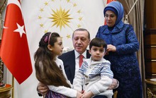 Bé gái “hiện tượng Syria” gặp Tổng thống Thổ Nhĩ Kỳ