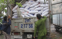 Phát hiện gần 7 tấn thức ăn chăn nuôi chứa chất cấm