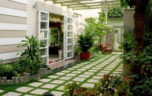 Không nên lát đá kín cho sân vườn
