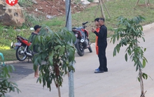 CĐV Indonesia chặn đường... giao lưu với Công Phượng