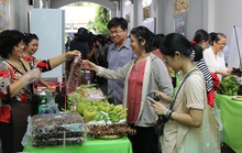 'Phiên chợ xanh tử tế' hấp dẫn người Sài Gòn