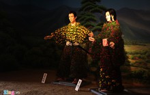 Búp bê mặc trang phục hoa cúc trong lễ hội ở Nhật Bản