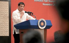 Tổng thống Philippines ngất xỉu?