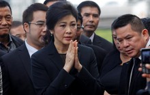 Bà Yingluck không chịu đứng bên lề