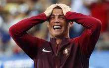 Chùm ảnh Ronaldo 2 lần bật khóc trong trận chung kết