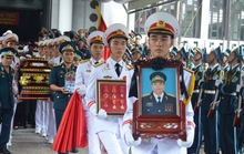 Nghẹn ngào tiễn biệt các anh